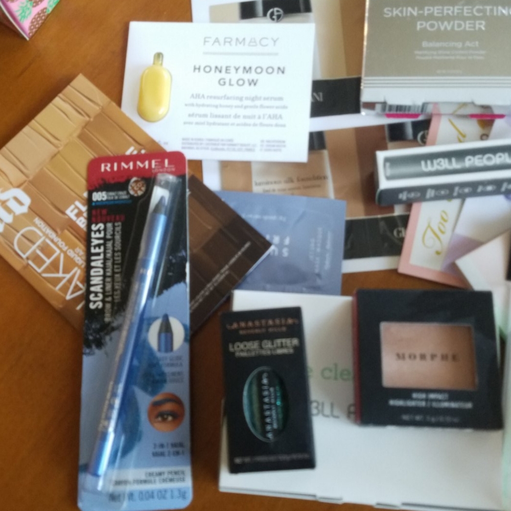 Makeup Samples and Trial Sizes